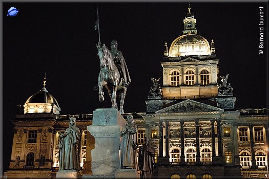 Prague : National Museum (Národní muzeum) dominating the Venceslas Square