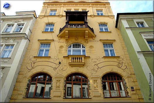 Prague : beautiful yellow façade