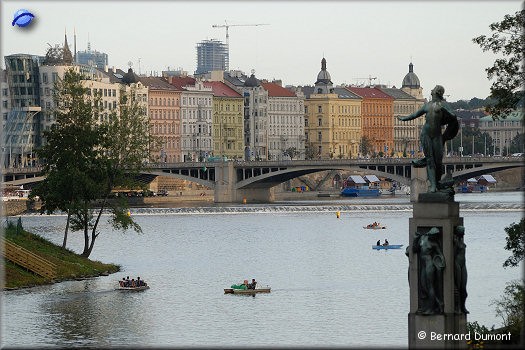 Prague : the banks of river Vltava (on the left side : the "Dancing House")