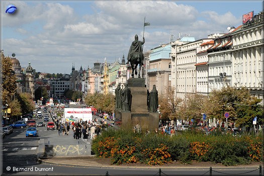 Prague : Venceslas Square (Václavské námestí) and its statue