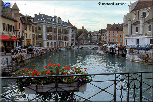 Annecy, Thiou channel and "palais de l'Isle" (12th century)