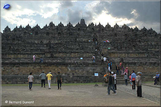 (Java) Borobudur, the largest buddhist monument in the world (9th century)