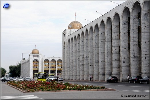 Bishkek, arcades around Ala-Too Square