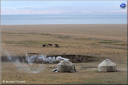 Yurt camp at the south of Song-Köl Lake