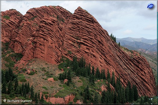 Red rocks of Jeti-Ögüz (Жети-өгүз, means "seven bulls")