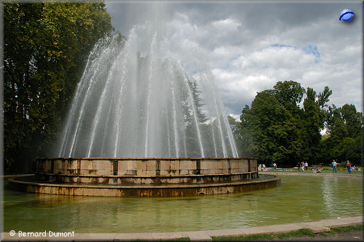 Budapest : the Music Fountain (Zenélo kút) in Margaret Island