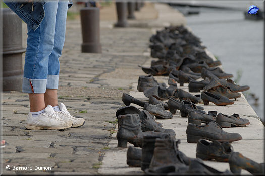 Budapest : "Shoes on the Danube Promenade", iron sculpture (jewish memorial)