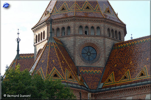Budapest : protestant church (Szilágyi Dezso square)