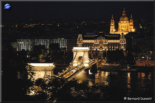 Budapest : the Chain Bridge, Gresham Palace and Saint Stephan's Basilica
