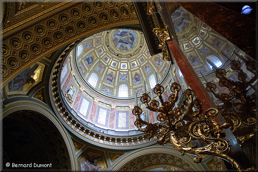 Budapest : dome of Saint Stephan's Basilica
