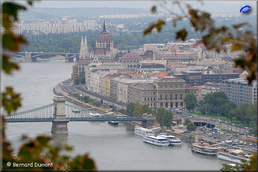 Budapest : the Academy of Sciences and Roosevelt square (in the center on the right)