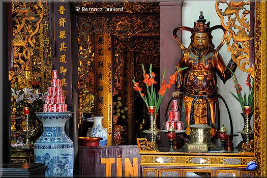 Hanoi, confucian temple decorated with soda cans