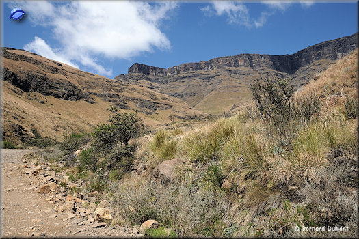 Drakensberg Mountains, road ascending to Sani Pass
