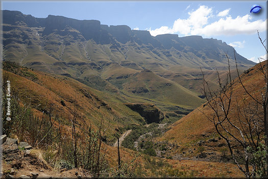 Drakensberg Mountains, road ascending to Sani Pass